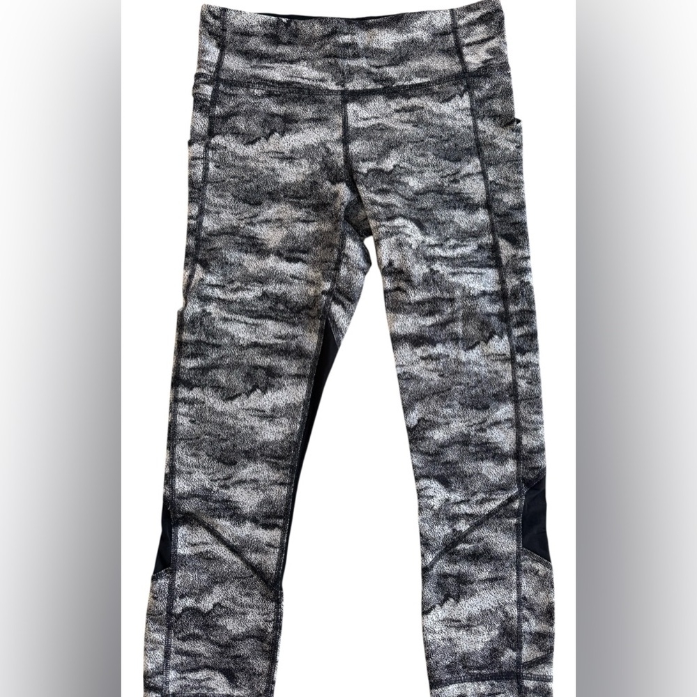 Lululemon Black and White Pace Rival Crop Leggings - Picture 7 of 8